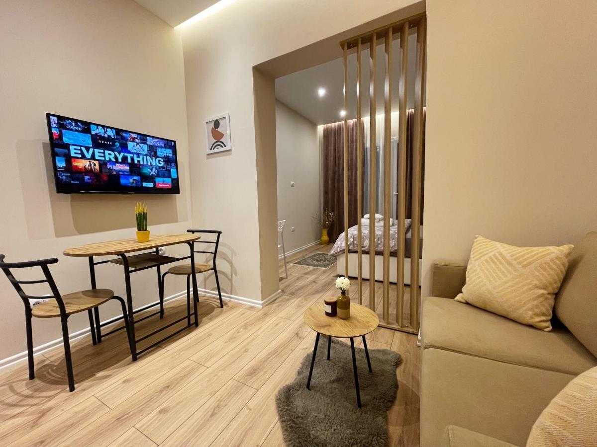 Aj Apartments, Hidden Gem In The Heart Of ティラナ エクステリア 写真